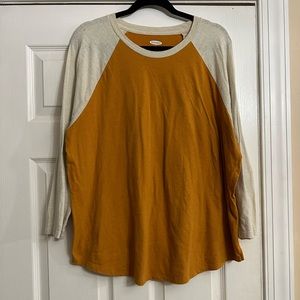 Women’s Old Navy baseball style tee size xxl
